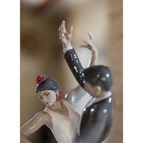 Load image into Gallery viewer, Lladro Flamenco Dancers Couple Figurine