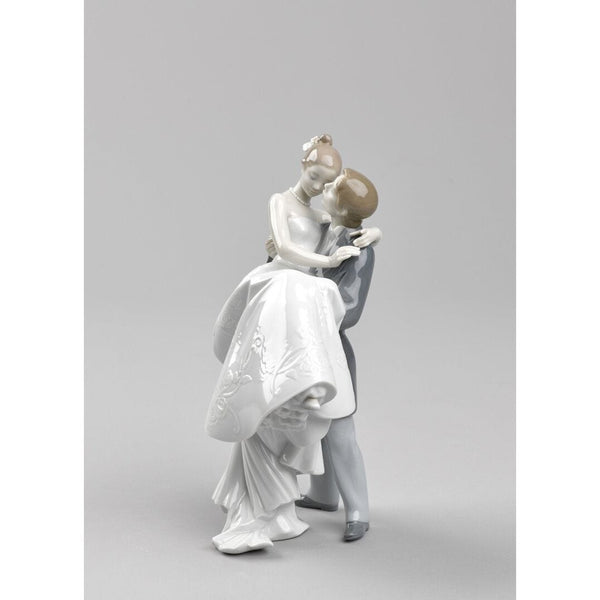 Load image into Gallery viewer, Lladro The Happiest Day Couple Figurine Type 356