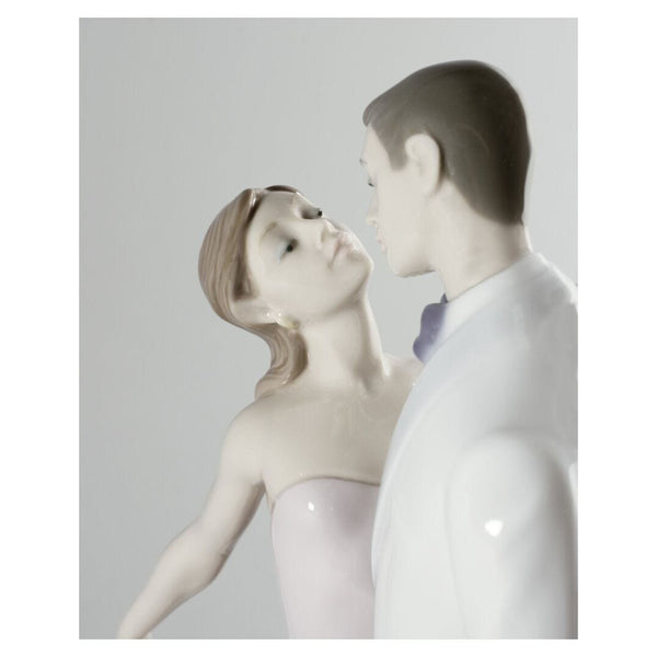 Load image into Gallery viewer, Lladro Happy Anniversary Couple Figurine