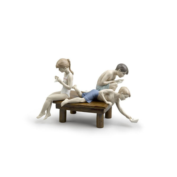 Load image into Gallery viewer, Lladro Paper Boats Children Figurine