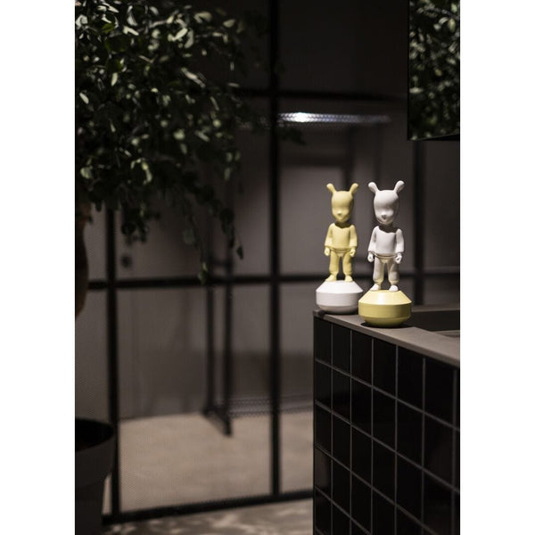 Load image into Gallery viewer, Lladro The Yellow Guest Figurine - Small