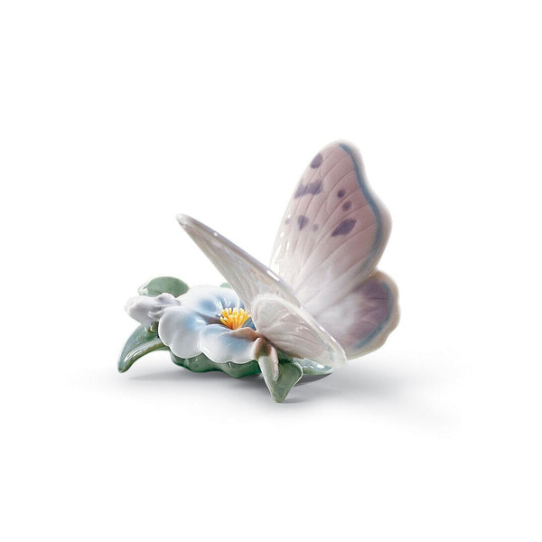 Load image into Gallery viewer, Lladro Refreshing Pause Butterfly Figurine