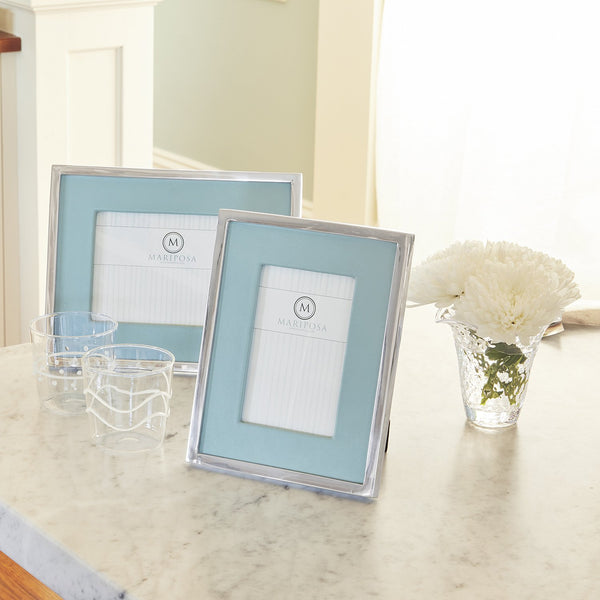 Load image into Gallery viewer, Mariposa Small Flutter Vase