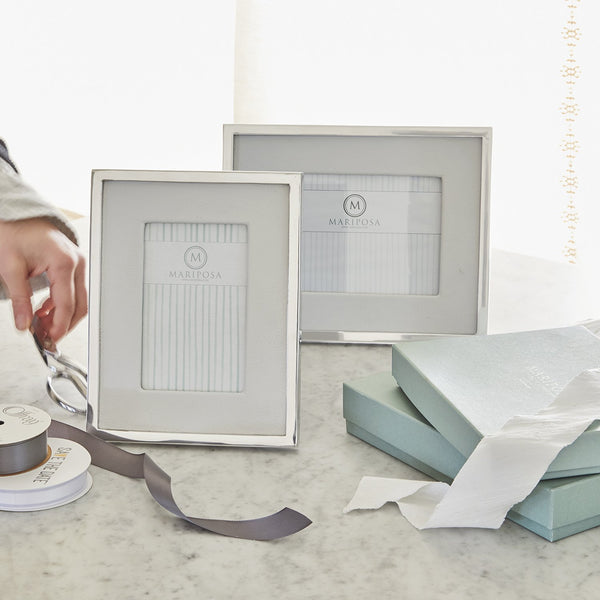 Load image into Gallery viewer, Mariposa White Leather with Metal Border 4x6 Frame