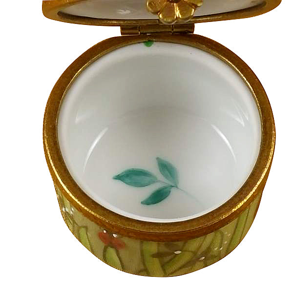 Load image into Gallery viewer, Rochard "Ladybug in Grass" Limoges Box