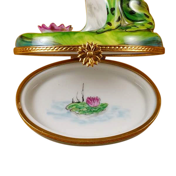 Load image into Gallery viewer, Rochard "Frog with Crown" Limoges Box