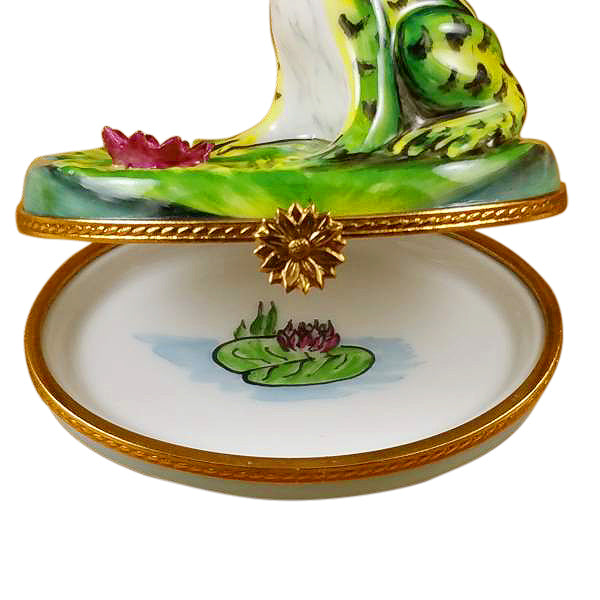 Load image into Gallery viewer, Rochard "Frog on Lily Pad" Limoges Box