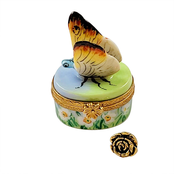 Load image into Gallery viewer, Rochard "Butterfly with Removablle Brass Flower" Limoges Box