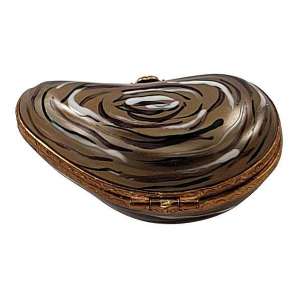 Load image into Gallery viewer, Oyster with Pearl Limoges Box