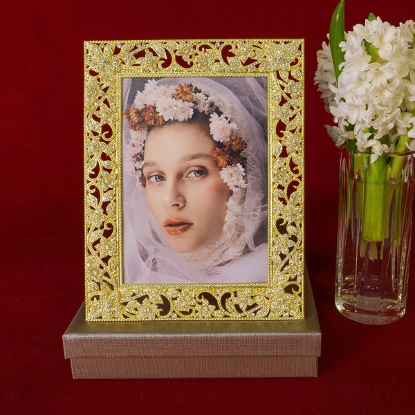 Load image into Gallery viewer, Olivia Riegel Gold Flora 4" x 6" Frame