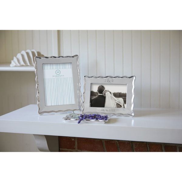 Load image into Gallery viewer, Mariposa Wavy Engravable 5x7 Frame