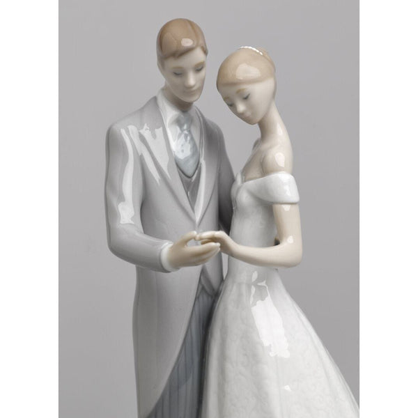 Load image into Gallery viewer, Lladro Together Forever Couple Figurine
