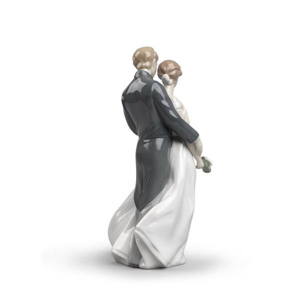 Load image into Gallery viewer, Lladro Everlasting Love Couple Figurine