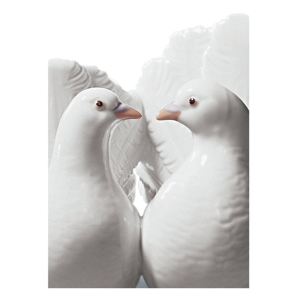 Load image into Gallery viewer, Lladro Couple of Doves Figurine