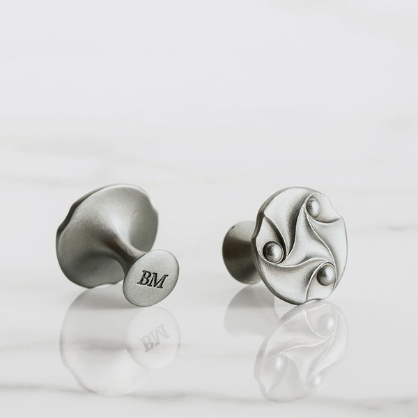 Load image into Gallery viewer, Royal Selangor Bud & Crescent Cufflinks