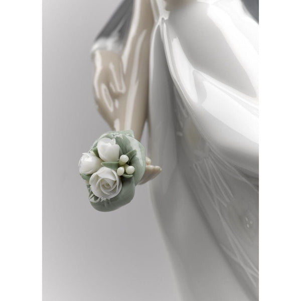 Load image into Gallery viewer, Lladro Everlasting Love Couple Figurine