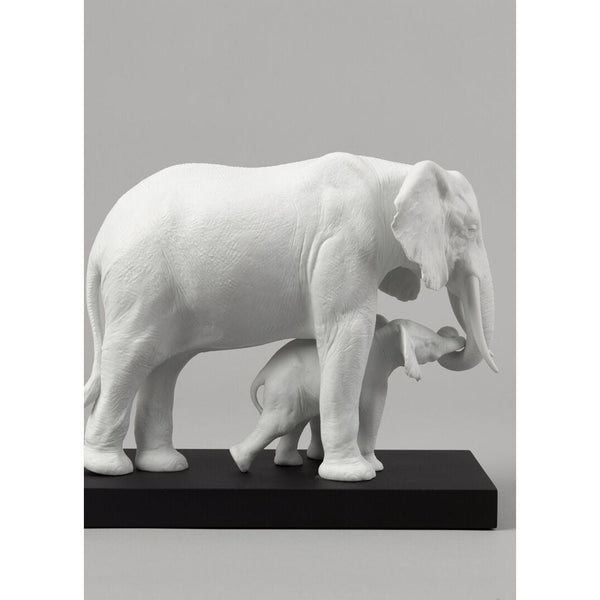 Load image into Gallery viewer, Lladro Leading The Way Elephants White Sculpture