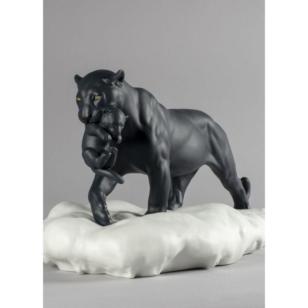 Load image into Gallery viewer, Lladro Black Panther with Cub Figurine