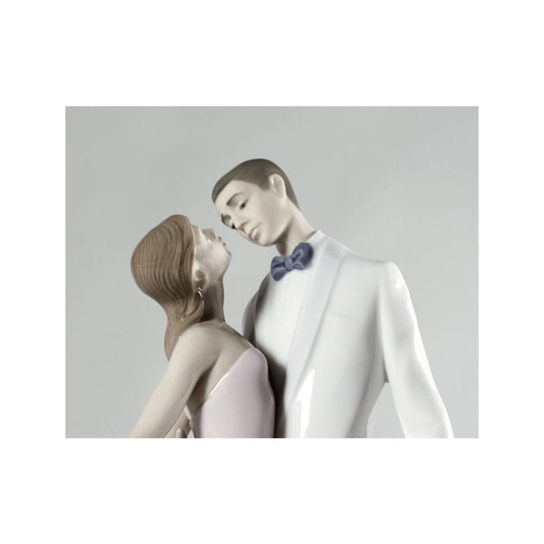 Load image into Gallery viewer, Lladro Happy Anniversary Couple Figurine