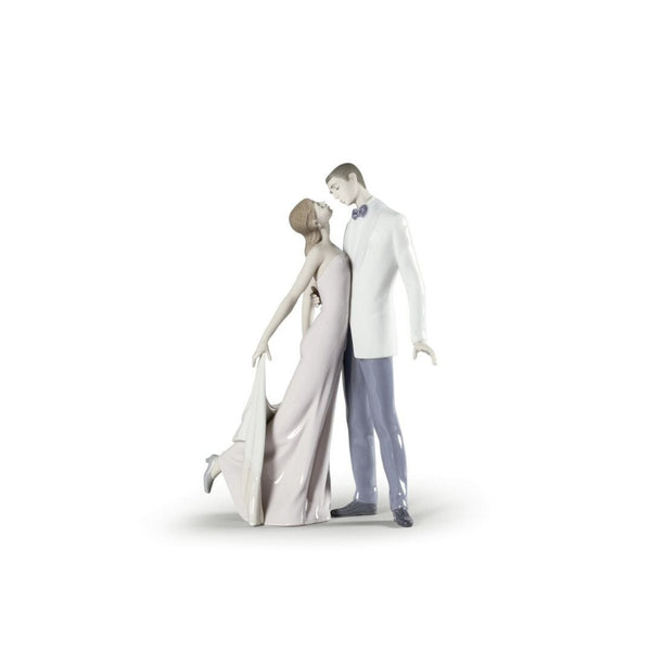 Load image into Gallery viewer, Lladro Happy Anniversary Couple Figurine