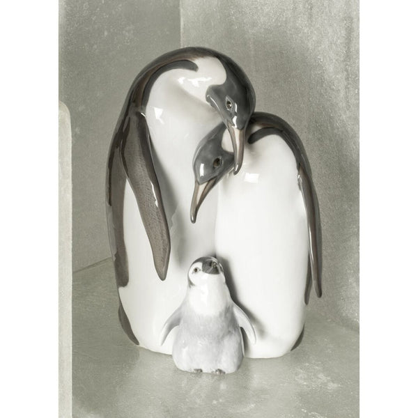 Load image into Gallery viewer, Lladro Penguin Family Figurine