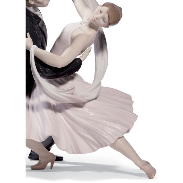 Load image into Gallery viewer, Lladro Elegant Foxtrot Couple Figurine - Limited Edition