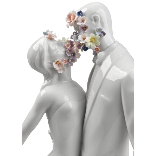 Load image into Gallery viewer, Lladro Love I Couple Figurine