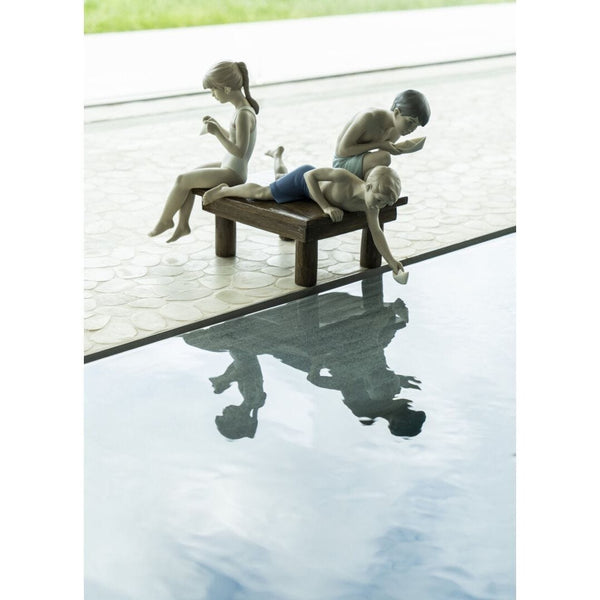 Load image into Gallery viewer, Lladro Paper Boats Children Figurine