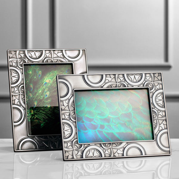 Load image into Gallery viewer, Royal Selangor Circles Photoframe 5R