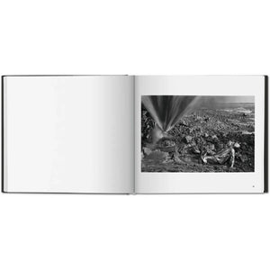 Sebastião Salgado. Kuwait. A Desert on Fire - Taschen Books