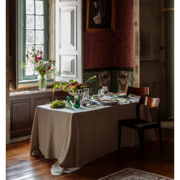 Load image into Gallery viewer, Vista Alegre The Meaning Small Platter Red
