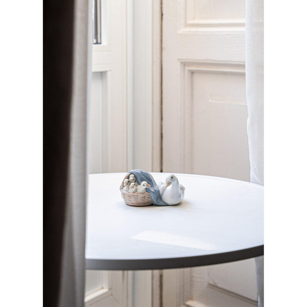 Load image into Gallery viewer, Lladro Ducklings Figurine
