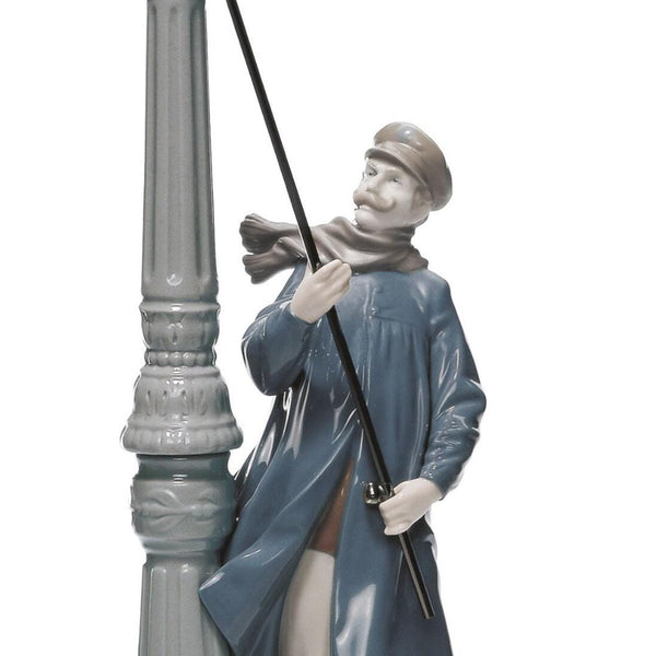 Load image into Gallery viewer, Lladro Lamplighter Figurine
