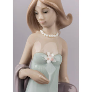 Lladro Ingenue Woman Figurine