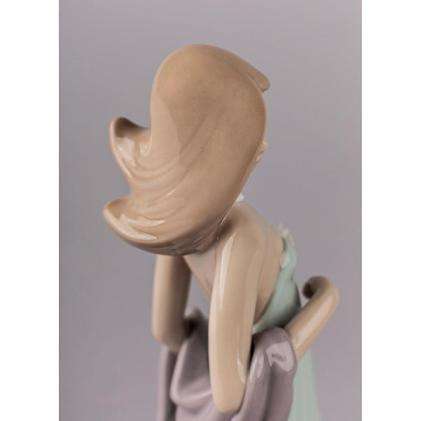 Load image into Gallery viewer, Lladro Ingenue Woman Figurine
