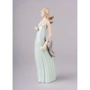 Lladro Ingenue Woman Figurine