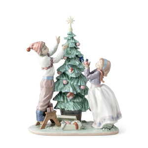 Lladro Trimming The Tree Figurine
