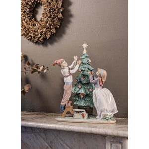 Lladro Trimming The Tree Figurine