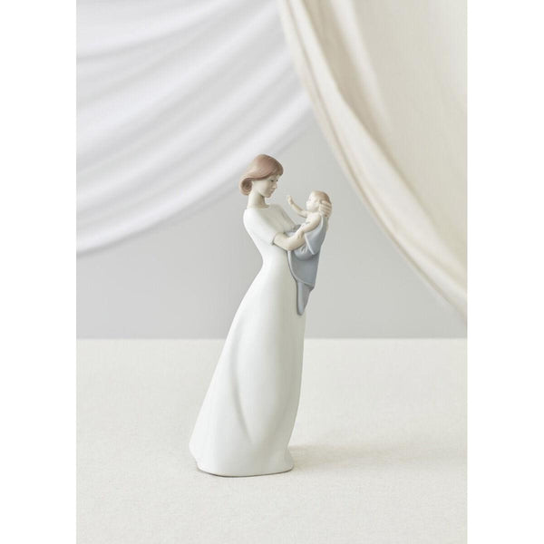 Load image into Gallery viewer, Lladro A Mother&#39;s Treasure Figurine
