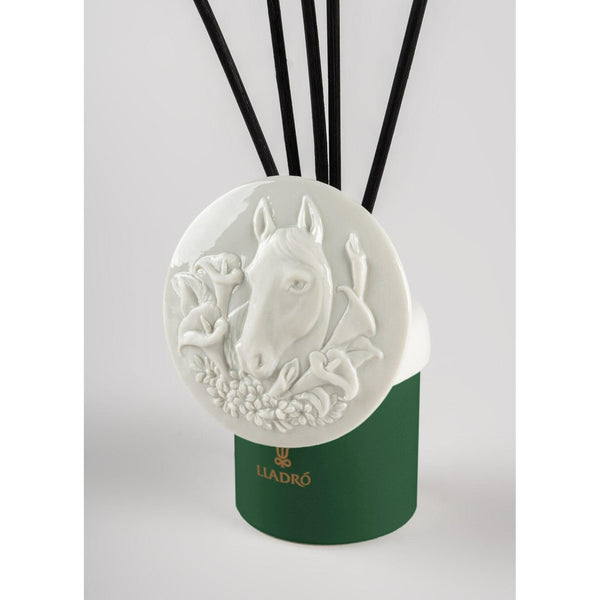 Load image into Gallery viewer, Lladro Horse perfume diffuser - Gardens of Valencia
