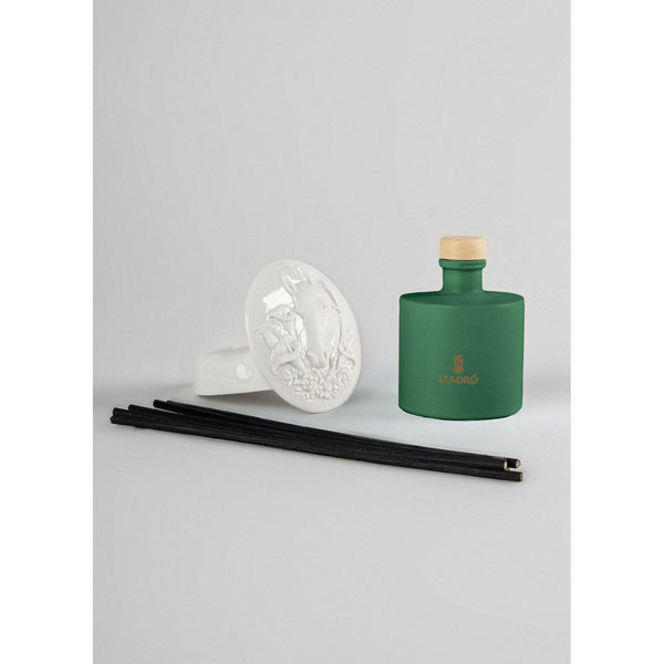 Load image into Gallery viewer, Lladro Horse perfume diffuser - Gardens of Valencia
