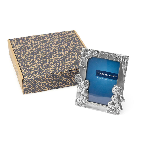 Load image into Gallery viewer, Royal Selangor Teddy Bears&#39; Picnic Sports Day Photoframe 3R
