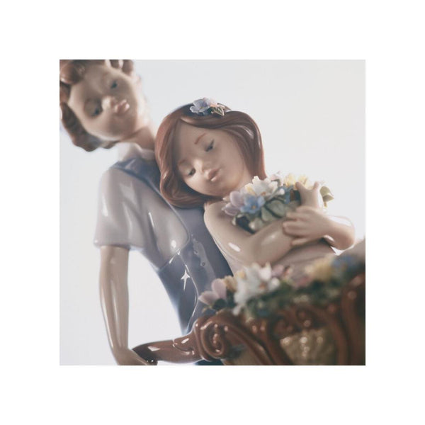 Load image into Gallery viewer, Lladro The Prettiest of All Couple Figurine
