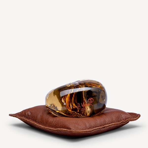 Load image into Gallery viewer, Kosta Boda Annual Brains 2023 - Glass Art Sculpture
