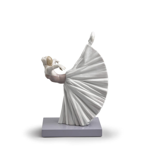 Load image into Gallery viewer, Lladro Giselle Arabesque Ballet Figurine
