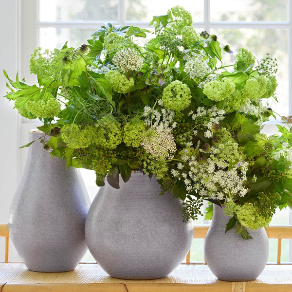Load image into Gallery viewer, AERIN Romina Large Vase, Lavender Haze
