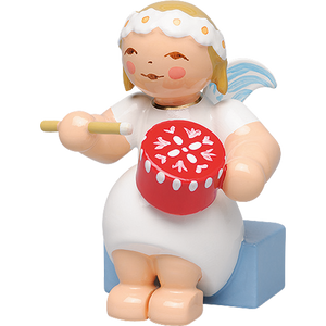 Wendt & Kuhn Marguerite Angels, Sitting, with Splinter Box Figurine