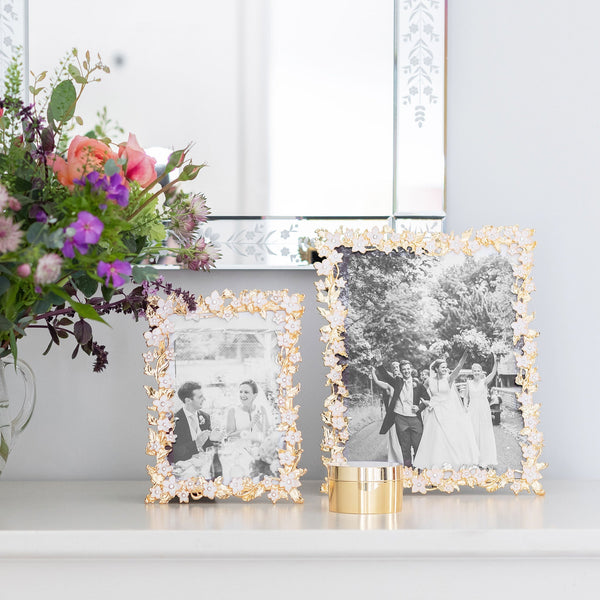 Load image into Gallery viewer, Addison Ross Gold &amp; White Flower Frame - 5 x 7 in
