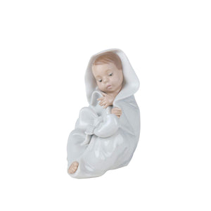 Lladro NAO All Bundled Up - Figurine