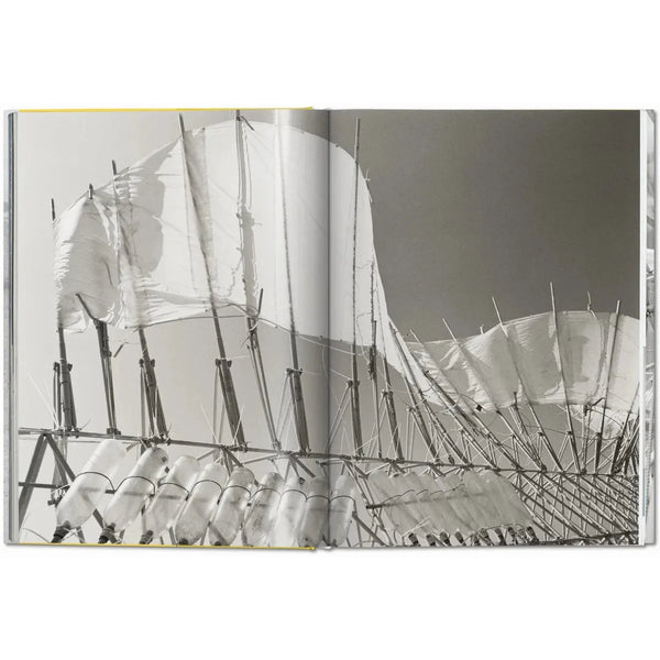 Load image into Gallery viewer, Strandbeest. The Dream Machines of Theo Jansen - Taschen Books
